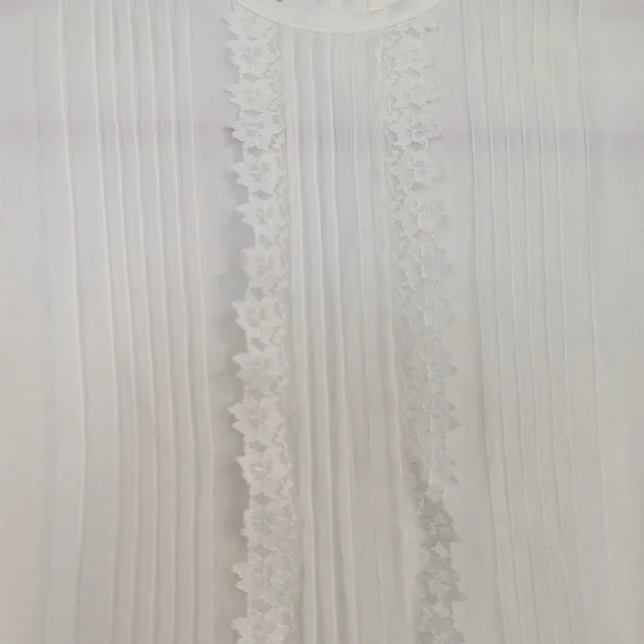 Elegant Vintage White Lace Trimmed Women's Top - Picture 4 of 9